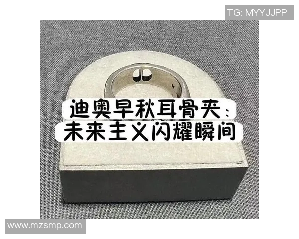 华球足球礼物的魅力与创意探索让每一位球迷心动不已 华球足球礼物的魅力与创意探索让每一位球迷心动不已