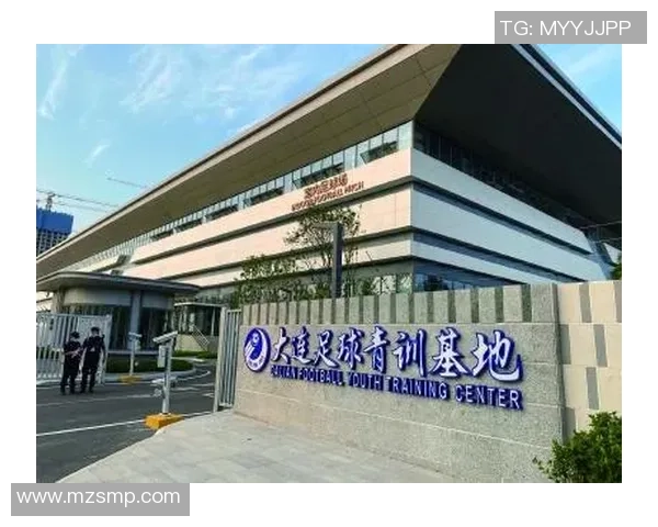 大连足球热潮涌动领导积极推动足球文化发展与青训体系建设 大连足球热潮涌动领导积极推动足球文化发展与青训体系建设